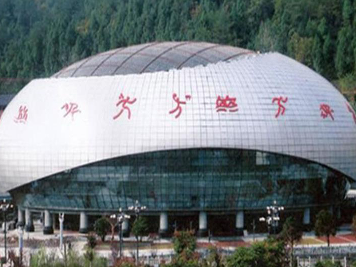 荆州体育中心球形网架加工安装